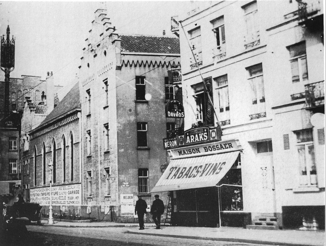 Foto De Van Iseghemlaan (1910). Het klooster en rusthuis van de